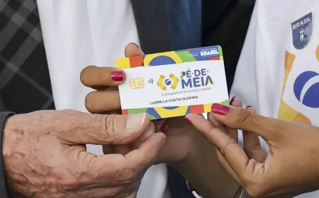 MEC quer estender Pé-de-Meia a todos do ensino médio da rede pública