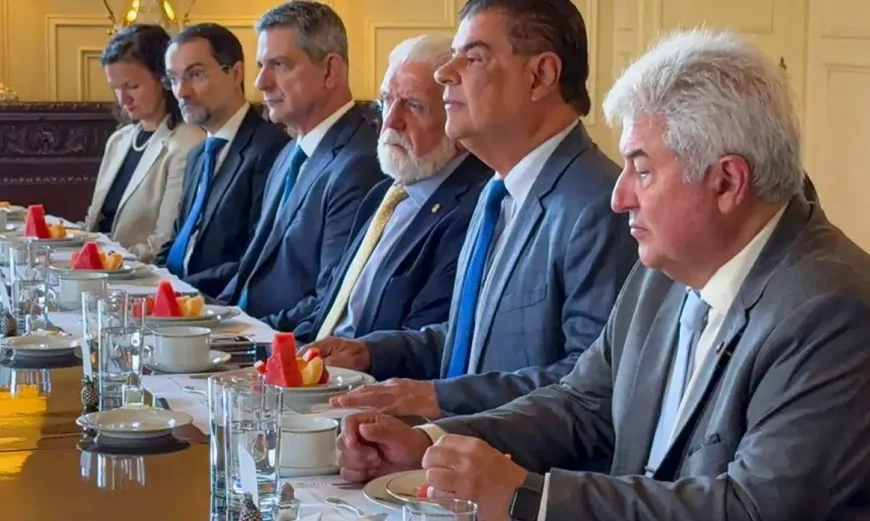 Senadores brasileiros vão aos EUA tentar reverter tarifas importas por Trump
