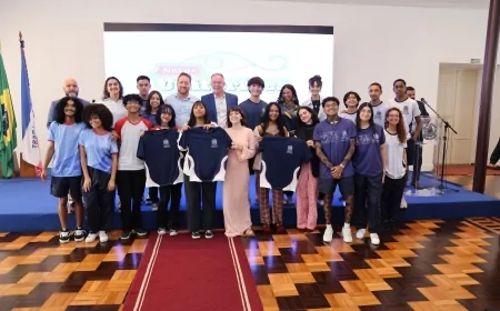 Governo do Espírito Santo apresenta novo uniforme escolar da Rede Estadual