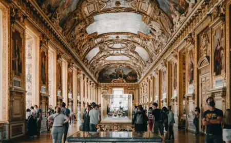 Roubo no Louvre: Joias da Coroa Francesa são levadas em ação cinematográfica