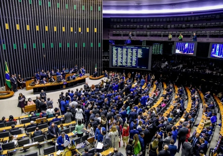 Câmara adia votação e MP que alteraria IOF e taxaria investimentos e apostas perde validade