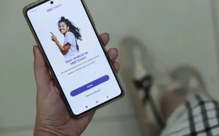 Estudantes podem acessar simuladão disponível no app do MEC
